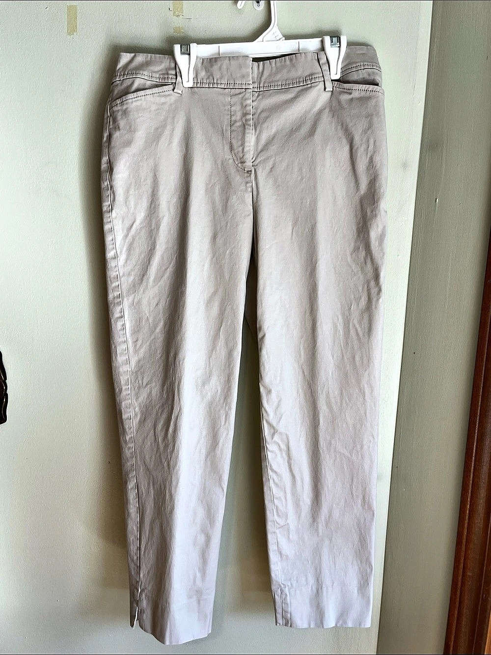 Talbots The Perfect Crop Pants Khaki Beige Chino Ankle Stretch
Slit Hem Size 4